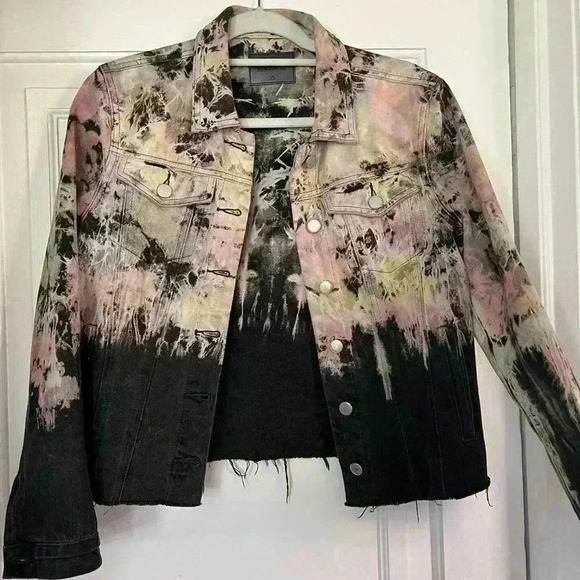 Blue Revival DARIA TIE DYE TRUCKER IN COSMOS Jean Jacket black/ pink denim - Picture 3 of 13
